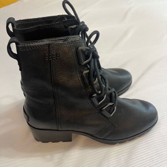 Sorel Cate Black Leather Lace Up Waterproof Block Heel Moto Short Boots Size 8 - Picture 1 of 13